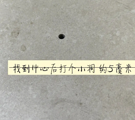 都安瓷砖空鼓维修公司专业解答在瓷砖铺贴过程中，如果砂料搅拌不均匀，将会带来以下问题